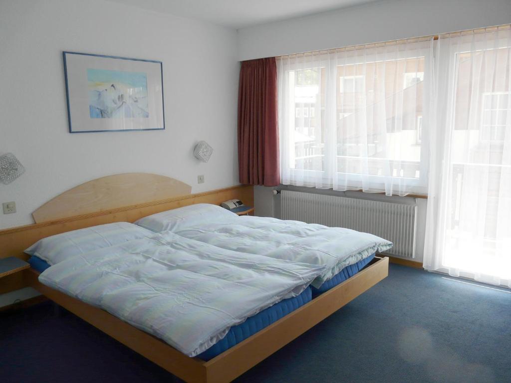 Hotel Garni Domino Saas Fee الغرفة الصورة