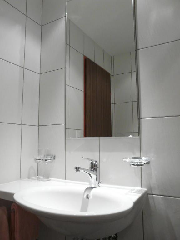 Hotel Garni Domino Saas Fee الغرفة الصورة