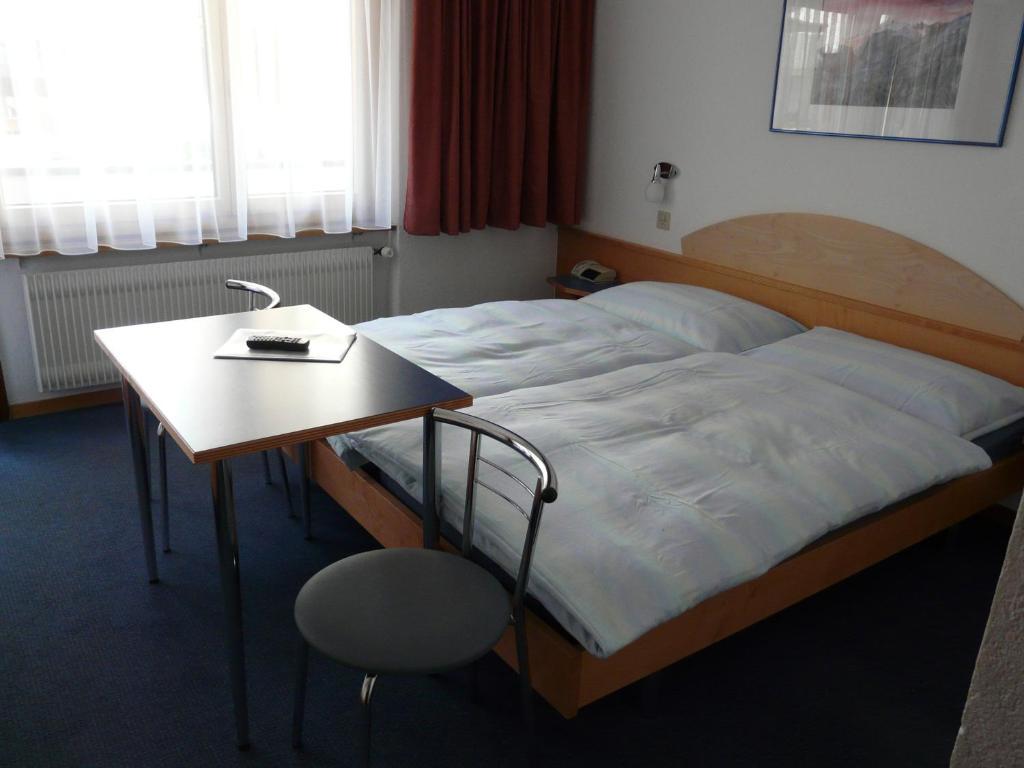 Hotel Garni Domino Saas Fee الغرفة الصورة