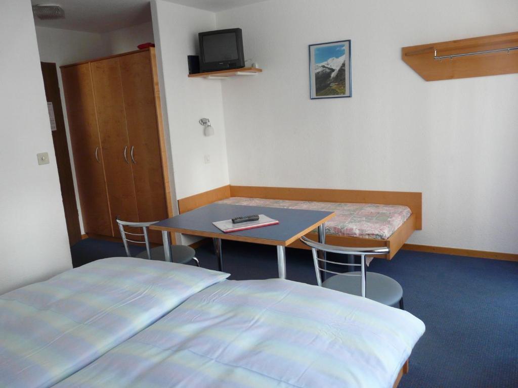 Hotel Garni Domino Saas Fee الغرفة الصورة